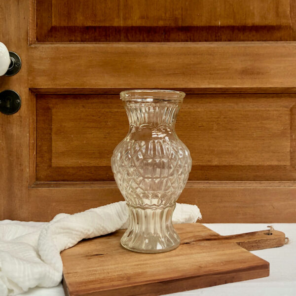 Vase arrondi en verre taillé location décoration